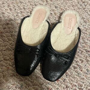 Schutz Evelin Metallic & Shearling Mule Black Crackle- Size 6
